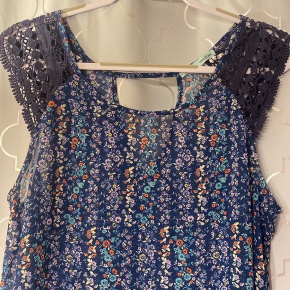 🌸💙Maurices Floral Tank Size L - Picture 2 of 7